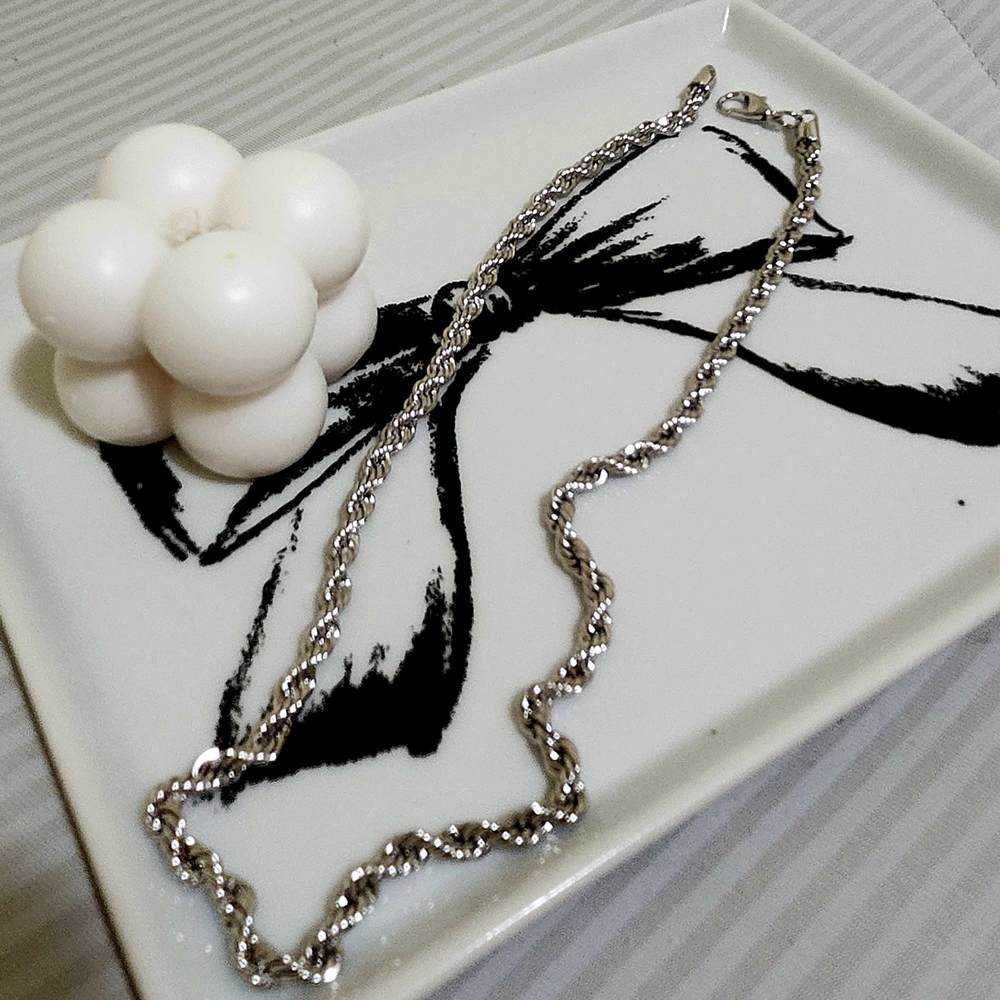 Elegant Silver Necklace